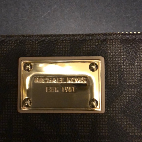 Michael Kors Jet Sept Continental Wallet - Picture 2 of 6